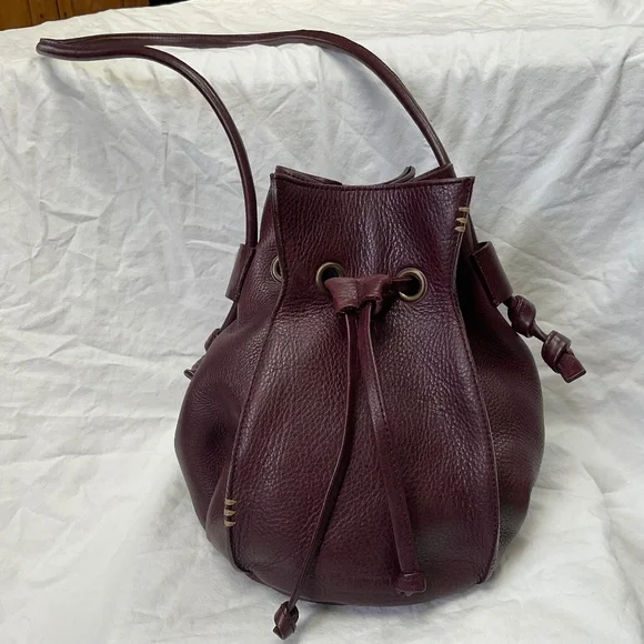 Fleuvog Prepare Pouch Crossbody or Shoulder Bucket Hobo Bag in Burgundy Leather - Picture 1 of 13